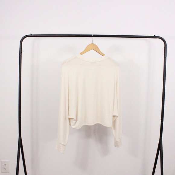 *Dynamite Dolman Cream Sleeve Top - Picture 11 of 12